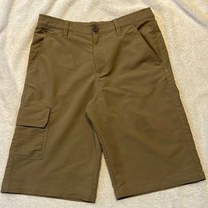 Under Armour Boy’s shorts Large Heat Gear